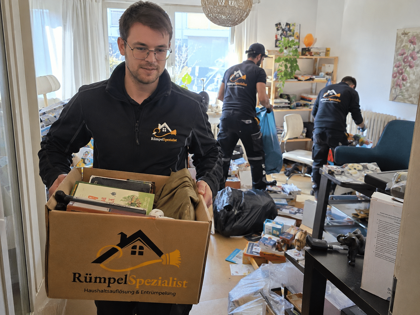 Mitarbeiter für Haushaltsauflösunge & Entrümpelungen